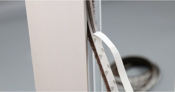 Home Office Hotelindustrie 100% PP Aluminium Venster En Deur Wol Pile Borstel Weerstrook