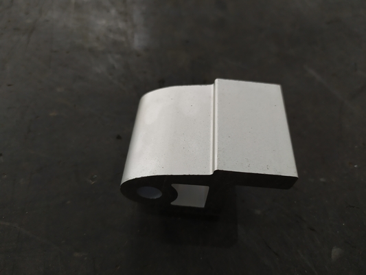 6063 Aluminiumlegering Op maat gemaakte onderdelen voor originele extrusieprofielen met CNC-bewerking