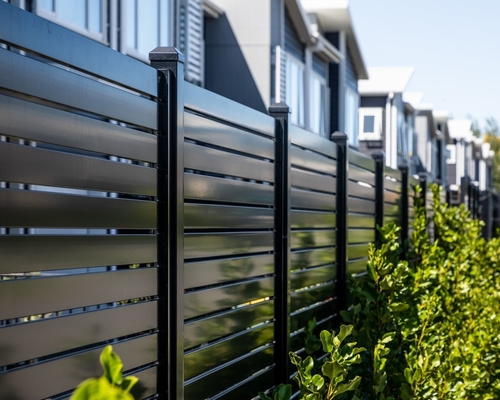 Alloy Modern Garden Black Vertical Tube Fence met snijservice en poedercoating
