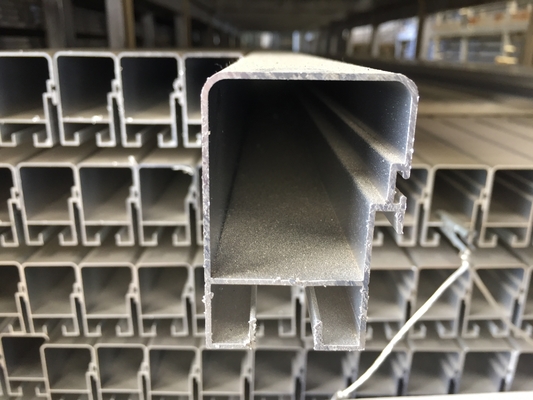 Poedergecoate aluminiumprofiel voor op maat gemaakte venster- en deuroplossingen legering 6082