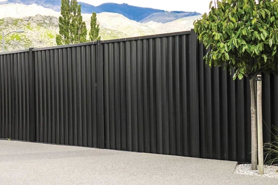 Verticale aluminiumpubbel hek voor buiten decoratieve tuin met massieve zwarte poedercoating