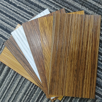 Anodisatie van houtkorrel-extrusie aluminium frame voor raam en kast decoratie