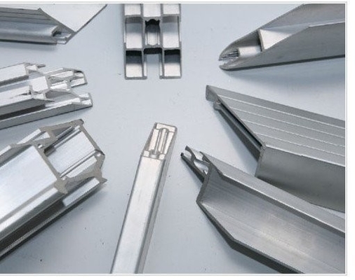 Industriële extrusie Aluminiumprofiel frezen Op maat gemaakte kleuren 6063-T5 Aluminium frame