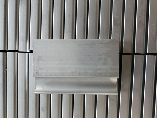 Industriële extrusie Aluminiumprofiel frezen Op maat gemaakte kleuren 6063-T5 Aluminium frame