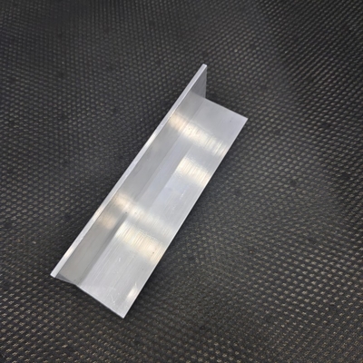 6063 Aluminium legering V slot Aluminium hoekprofiel voor duurzame en sterke structuur