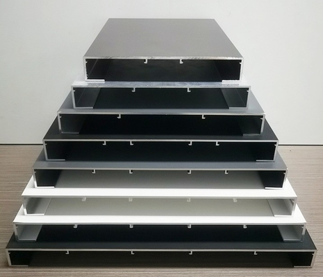 Poedercoating Aluminium Extrusie Profiel voor aangepaste kleur T5 deur in 6000 serie