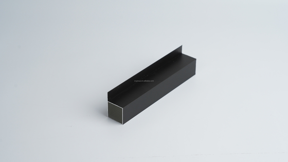 6063 Aluminiumlegeringsstructuurprofiel Tolerantie ±1% Houtkorrel 6000-serie 22-30 dagen