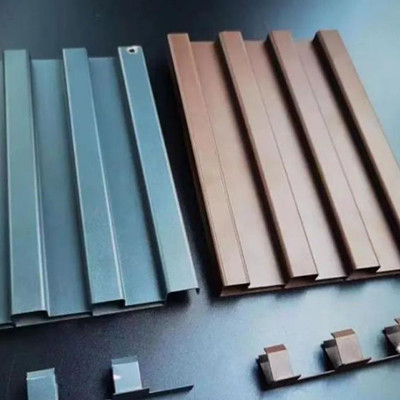 Vierkante decoratieve aluminium achtergrondmuur met aangepaste kleur en T3-T6 veroudering behandeling