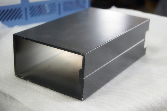 Houtkleur Aluminium vierkant buis met lasservice 1.5x0.75mm aangepaste dikte