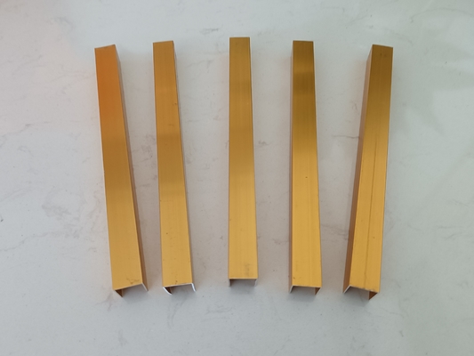 Polish Brush Powder Coating Golden Anodizing Wood Grain PVDF Gebouw Constructie Vensterdeuren