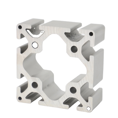 Met een hoge tolerantie geanodiseerde zilveren aluminium extrusieprofielen voor transportgereedschappen