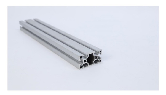 Met een hoge tolerantie geanodiseerde zilveren aluminium extrusieprofielen voor transportgereedschappen
