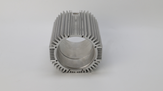 Zilveren geanodiseerde aluminium extrusieprofielen voor motorbehuizing in maat