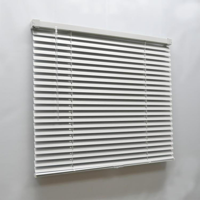 Verbeter uw tuin hek met Grade 6000 serie half verborgen aluminium louver profielen