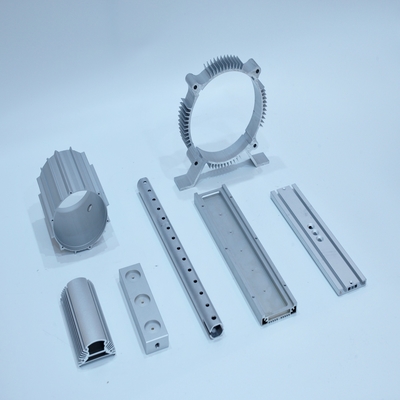 Persoonlijke aluminiumprofielen voor CNC-bewerking, perforeren, boren en snijden
