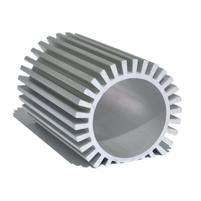 Persoonlijk gemaakte aluminiumprofiel voor industriële radiator Tolerantie ± 1% Klantvereiste