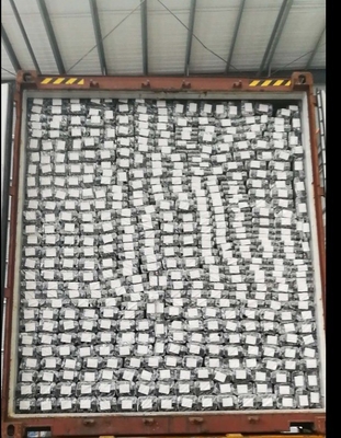 Persoonlijk gemaakte aluminiumprofiel voor industriële radiator Tolerantie ± 1% Klantvereiste