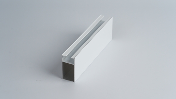 Aluminiumprofielen op maat voor schuiframen voor ramen en deuren 6063 T5 poedercoating