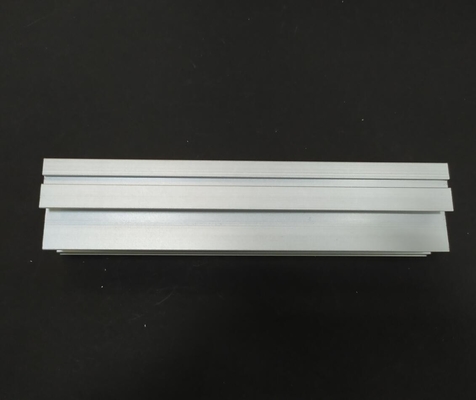Traditionele ontwerpstijl Aluminium Lijn 25 Monolithische bovenste spoor 2501 Onderste spoor 2502