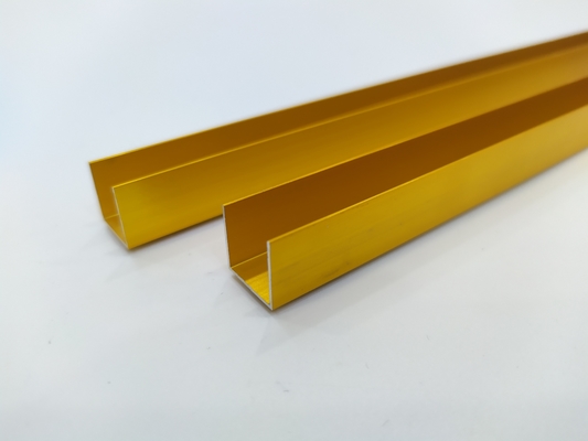Gepersonaliseerde dikte Gouden aluminium profiel strip met aluminium U-kanaal profiel
