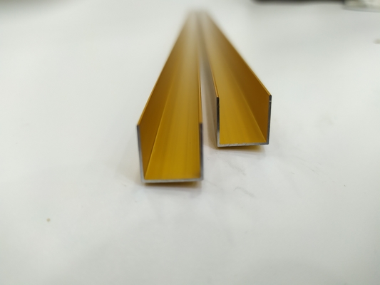 Vervaardiging van aluminiumprofielen voor de splitsing van professionele producten