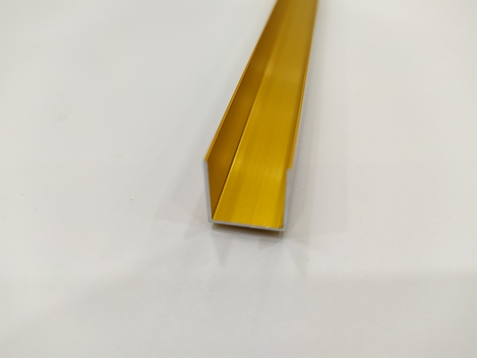 Vervaardiging van aluminiumprofielen voor de splitsing van professionele producten