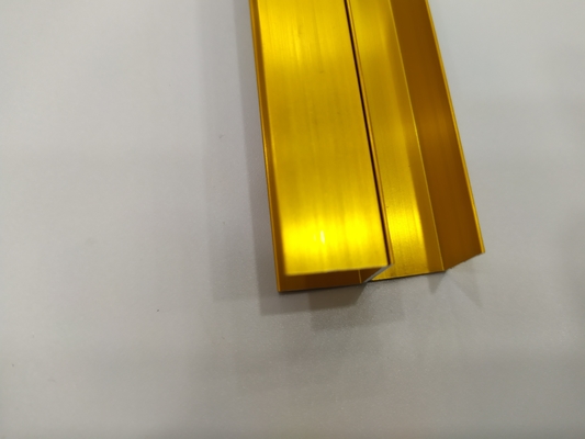 Vervaardiging van aluminiumprofielen voor de splitsing van professionele producten