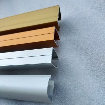 Gepolijste geborstelde geanodiseerde poedercoated houtkorrel aluminium profielen voor deuren en ramen
