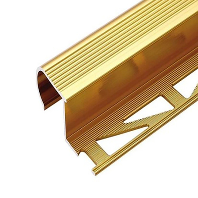Aluminium trappenkant voor vloerversiering 5.8-6.0M Lengte Diep proces Precision Drilling