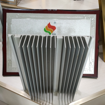 Verbeterde warmteafvoer Aluminium geextrudeerde profielen voor aangepaste geanodiseerde hitteafvoeringen
