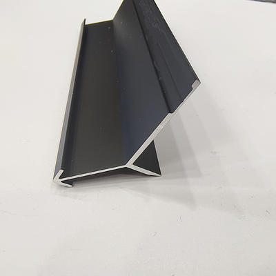 Gepersonaliseerde vorm rok Aluminium profiel basisbord voor huis 0.8mm-2.0mm Dikte