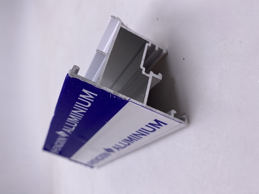 6063 T5 White Power Coating Aluminium Extrusion Profiles voor ramen en deuren in Latijns-Amerika