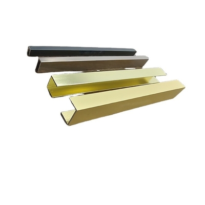 Gepersonaliseerde kleuren Gouden aluminiumprofiel voor decoratie in 6063-T5 aluminium frame