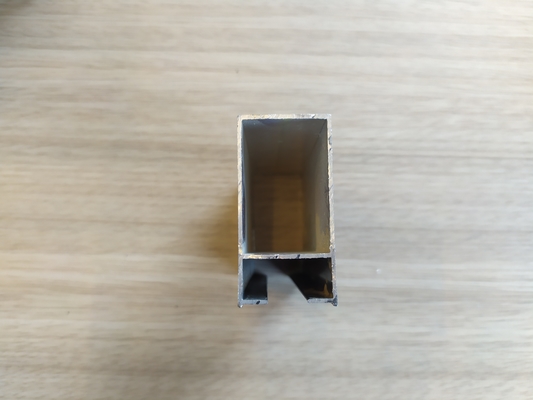 Leveranciers van aluminiumprofielen voor Bolivia en Chili Tolerantie 0,5% Railing enz.