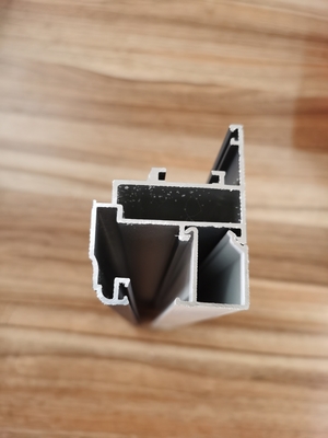 6063 T5 Poedergecoate aluminiumprofielen voor ramen en deuren op de markt van Madagaskar