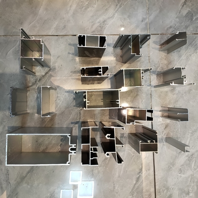 Op maat gemaakte vensterframes met T5 Temper aluminium profielen geanodiseerd en matte kleur
