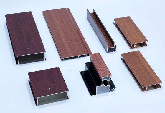 Profiel voor extrusievensters met een concurrerend geanodiseerd aluminiumprofiel voor zandblazen