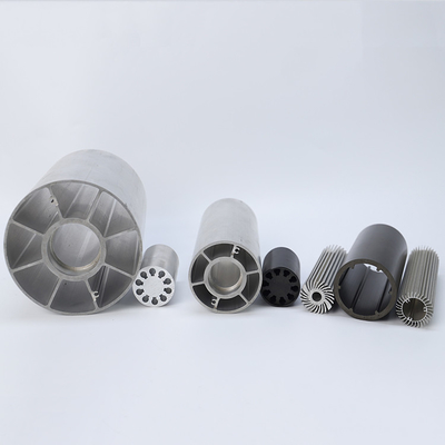 Vervaardiging van aluminiumprofielen voor PVDF-gecoate architecturale versieringen