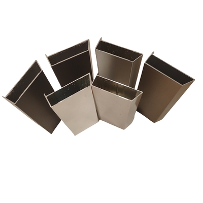 Vervaardiging van aluminiumprofielen voor PVDF-gecoate architecturale versieringen