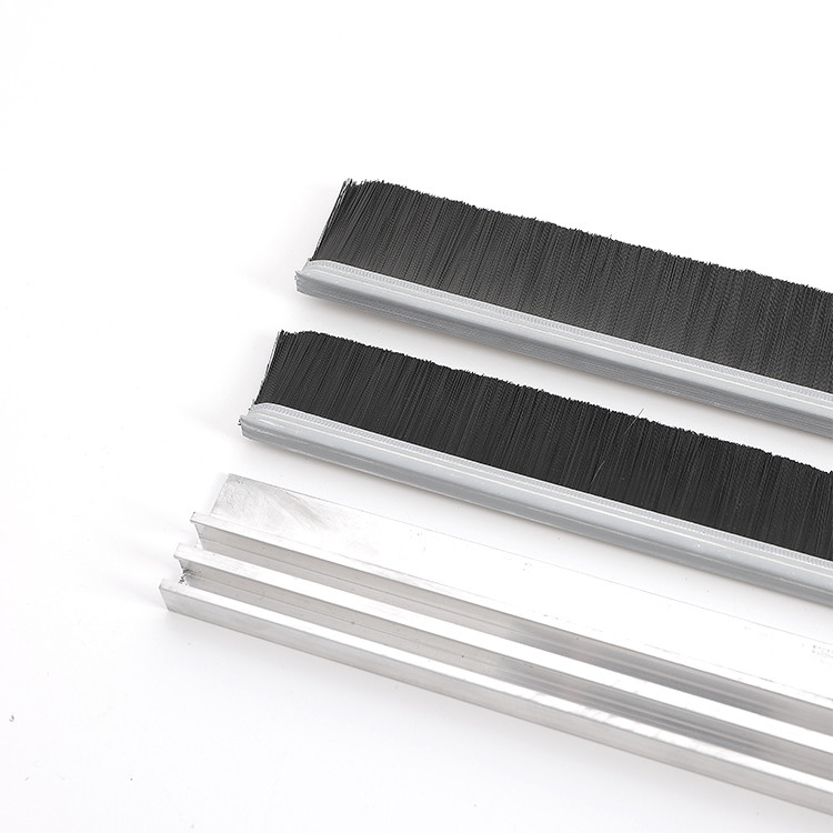 Grijze aluminium raam en deur weerstrook voor stofdichtheid in moderne eenvoudige stijl