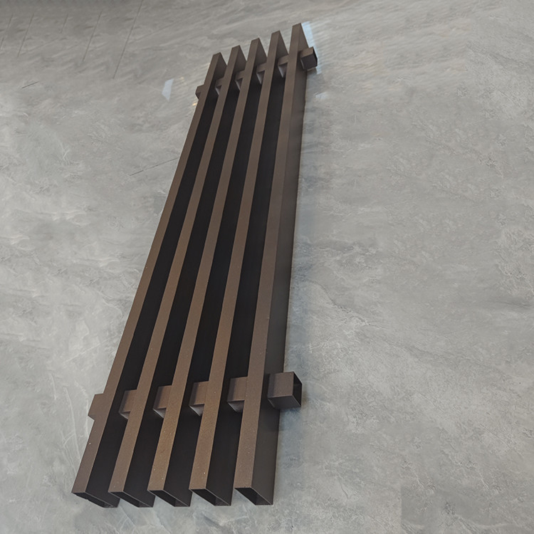 Aangepaste metalen beveiligings hek Bruin gaas Buiten Aluminium Tuin Privacy hek voor de boerderij